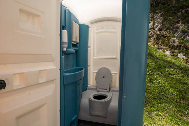 Types of Portable Toilets We Offer in Jeffersonville, OH